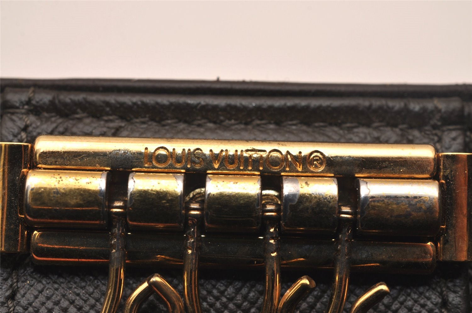 Auth Louis Vuitton Monogram Mini Multicles 4 Four Hooks Key Case Khaki LV 5117J