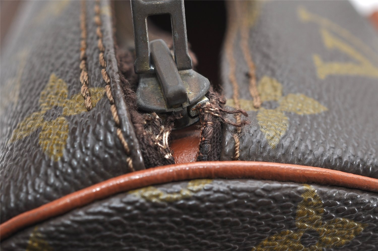 Authentic Louis Vuitton Monogram Papillon 30 Hand Bag Old Model LV Junk 5117K