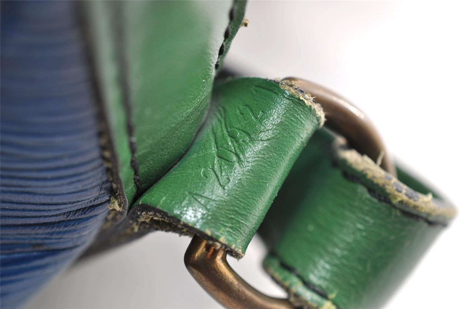 Authentic Louis Vuitton Epi Noe Bi-color Blue Green M44044 Drawstring Bag 5118I