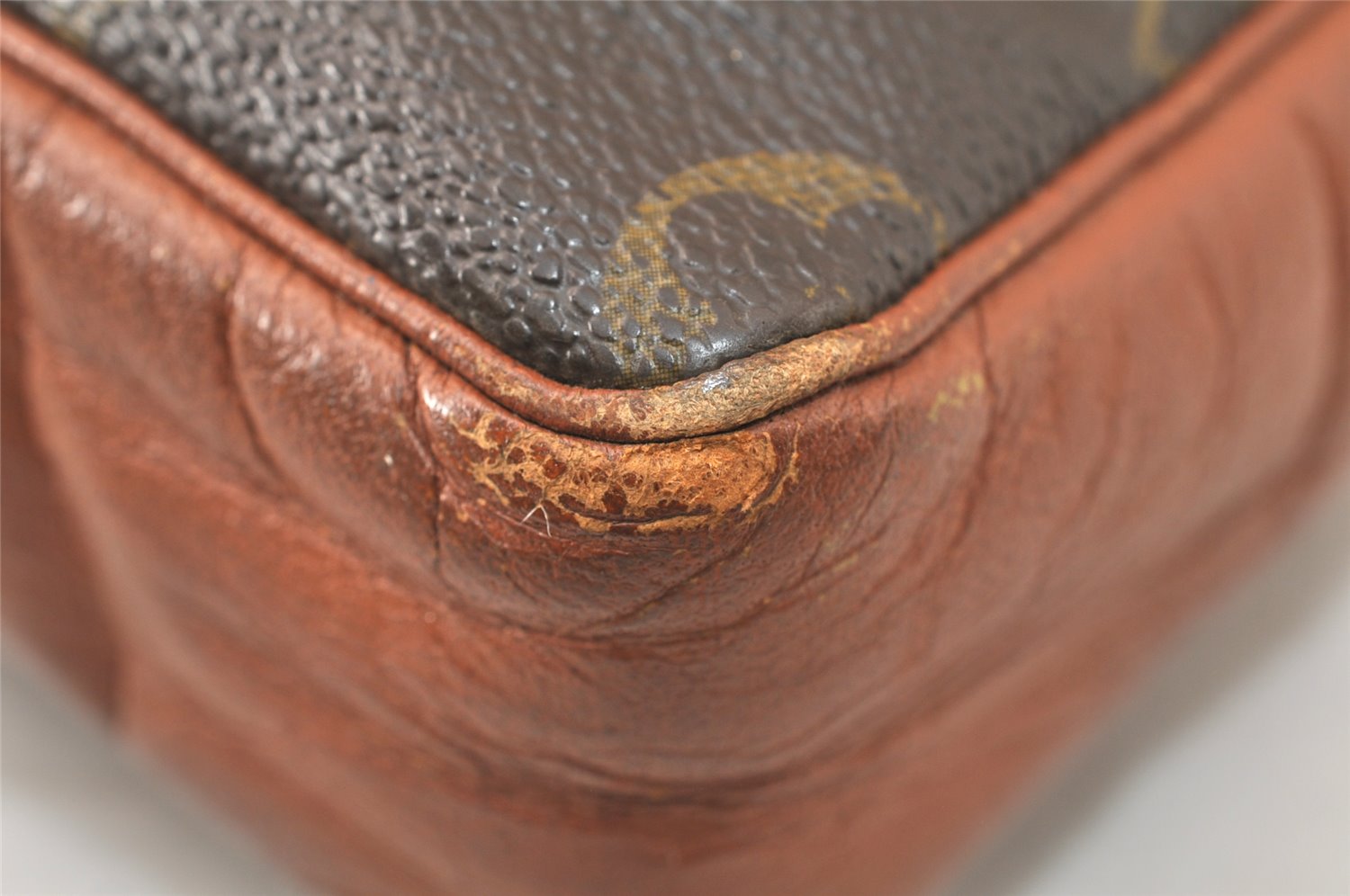 Authentic Louis Vuitton Monogram Pochette Sport Clutch Hand Bag Old Model 5120K