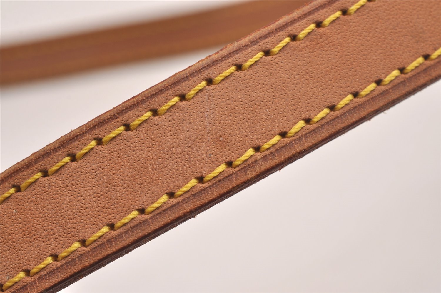 Authentic Louis Vuitton Leather Shoulder Strap Beige 38.8