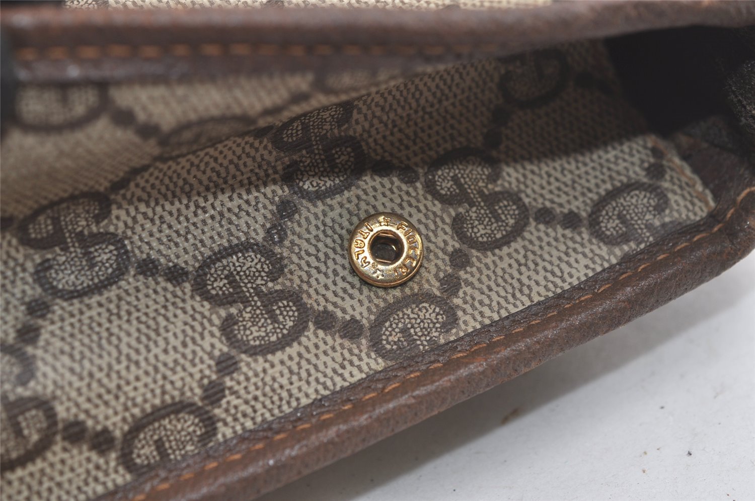 Authentic GUCCI Vintage Clutch Hand Bag Purse GG PVC Leather Brown 5122K