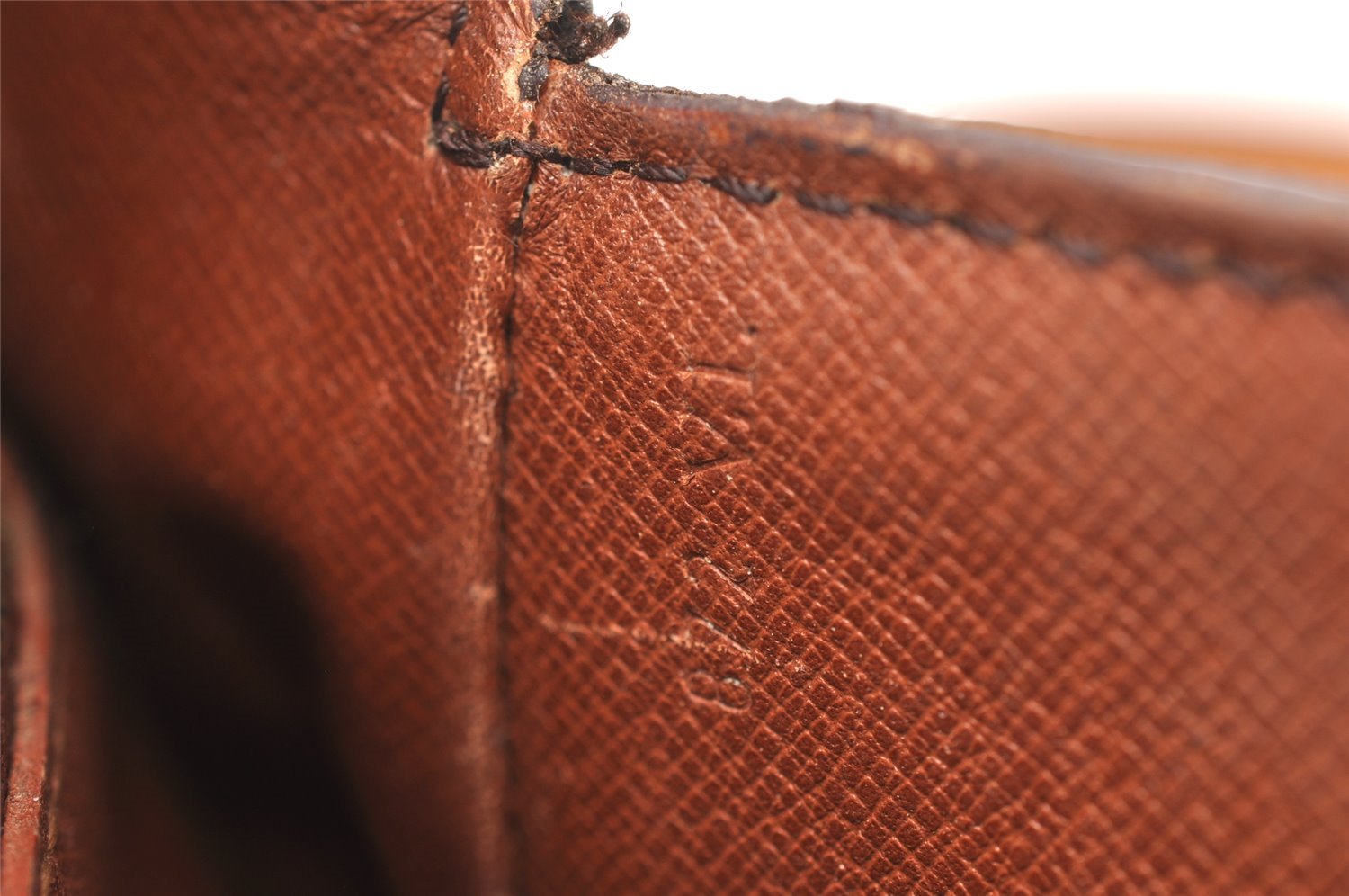 Authentic Louis Vuitton Monogram Saint Cloud GM M51242 Shoulder Cross Bag 5129I