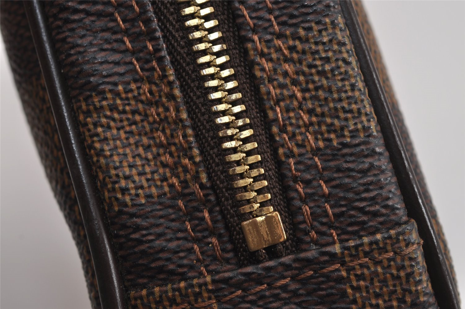 Authentic Louis Vuitton Damier Etui Okapi GM Camera Case Pouch N61737 LV 5129J