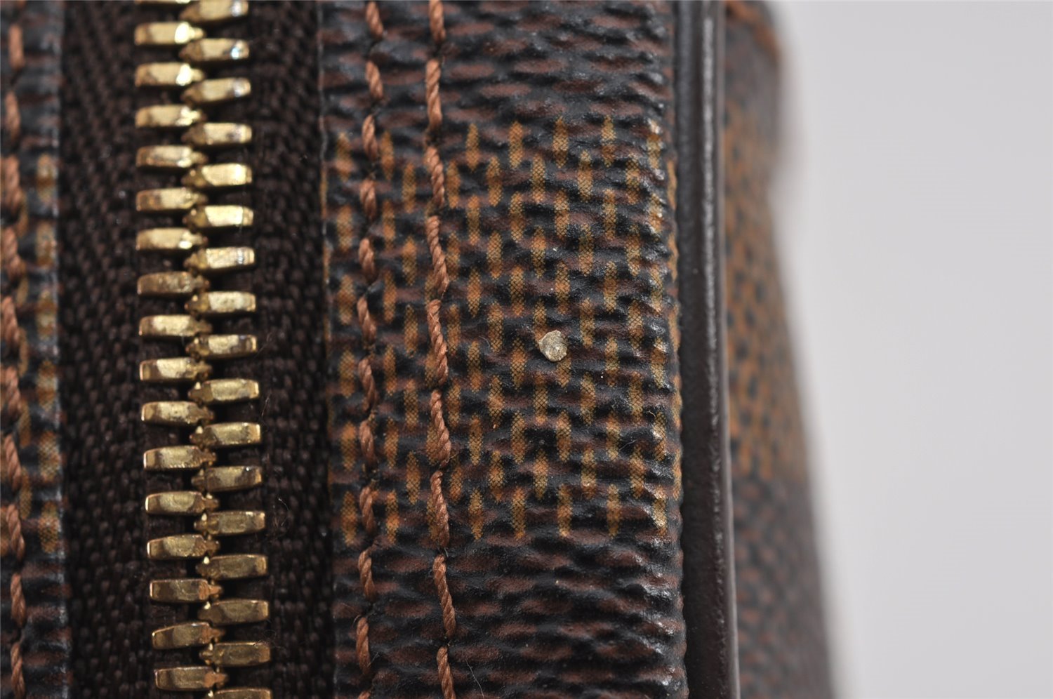 Authentic Louis Vuitton Damier Etui Okapi GM Camera Case Pouch N61737 LV 5129J