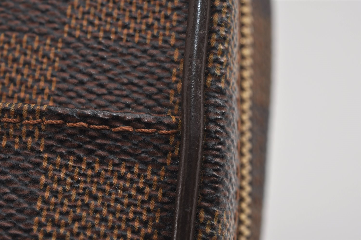 Authentic Louis Vuitton Damier Etui Okapi GM Camera Case Pouch N61737 LV 5129J