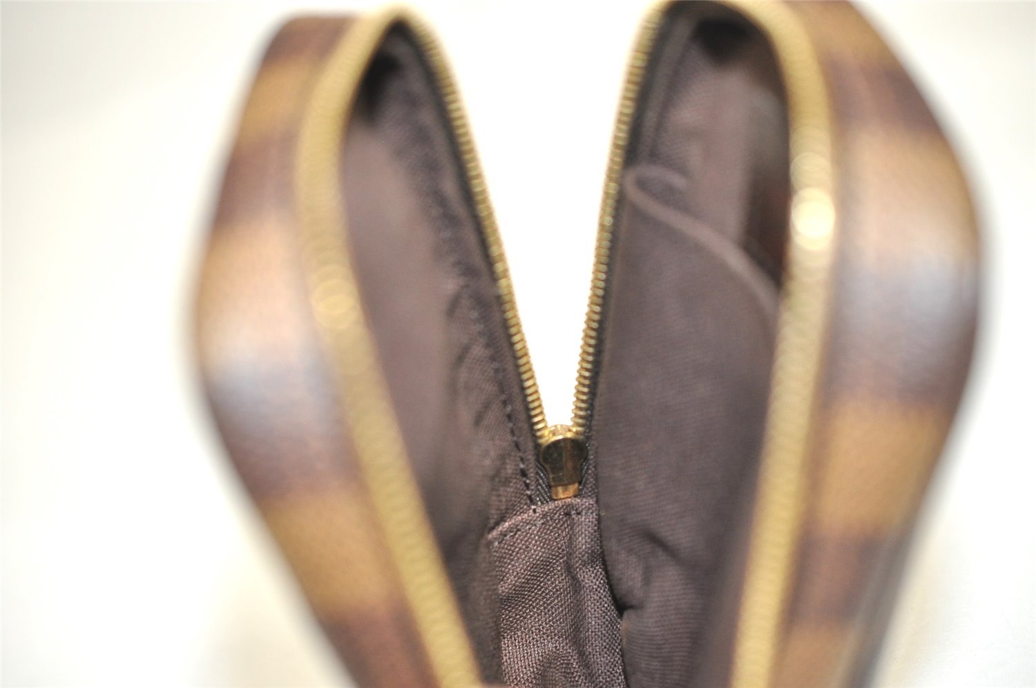 Authentic Louis Vuitton Damier Etui Okapi GM Camera Case Pouch N61737 LV 5129J