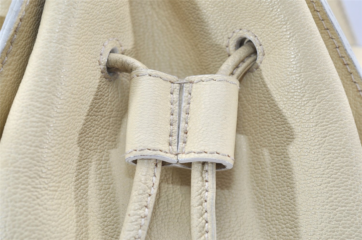 Authentic GUCCI Vintage Shoulder Drawstring Bag Leather Cream White Junk 5132K