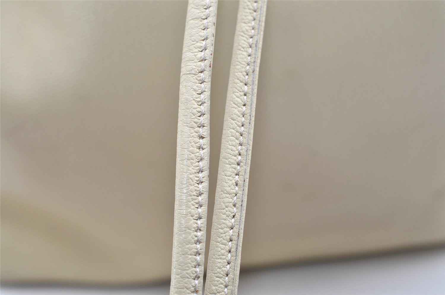 Authentic GUCCI Vintage Shoulder Drawstring Bag Leather Cream White Junk 5132K