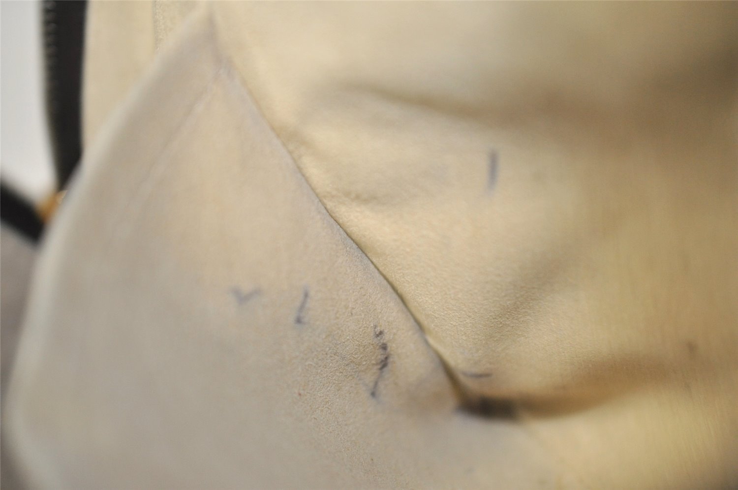 Authentic Louis Vuitton Monogram Manhattan PM Hand Bag Purse M40026 LV 5137I