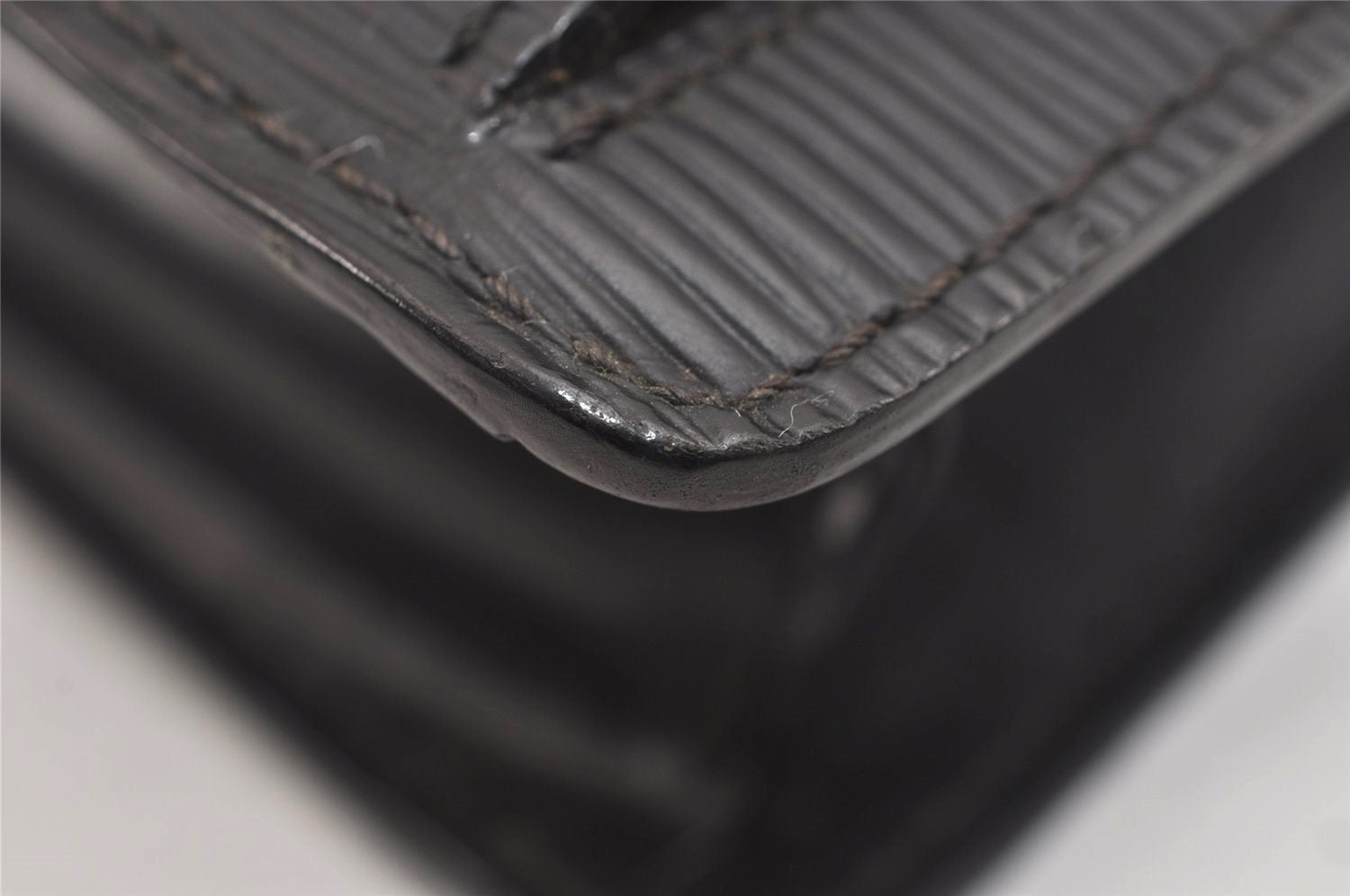 Authentic Louis Vuitton Epi Sellier Dragonne Clutch Bag Black M52612 LV 5139J