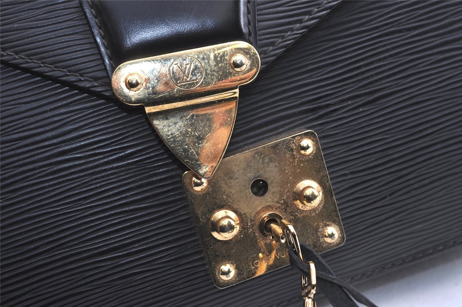 Authentic Louis Vuitton Epi Sellier Dragonne Clutch Bag Black M52612 LV 5139J