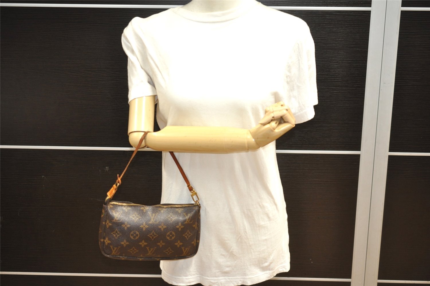 Authentic Louis Vuitton Monogram Pochette Accessoires Pouch M51980 Junk 5141J