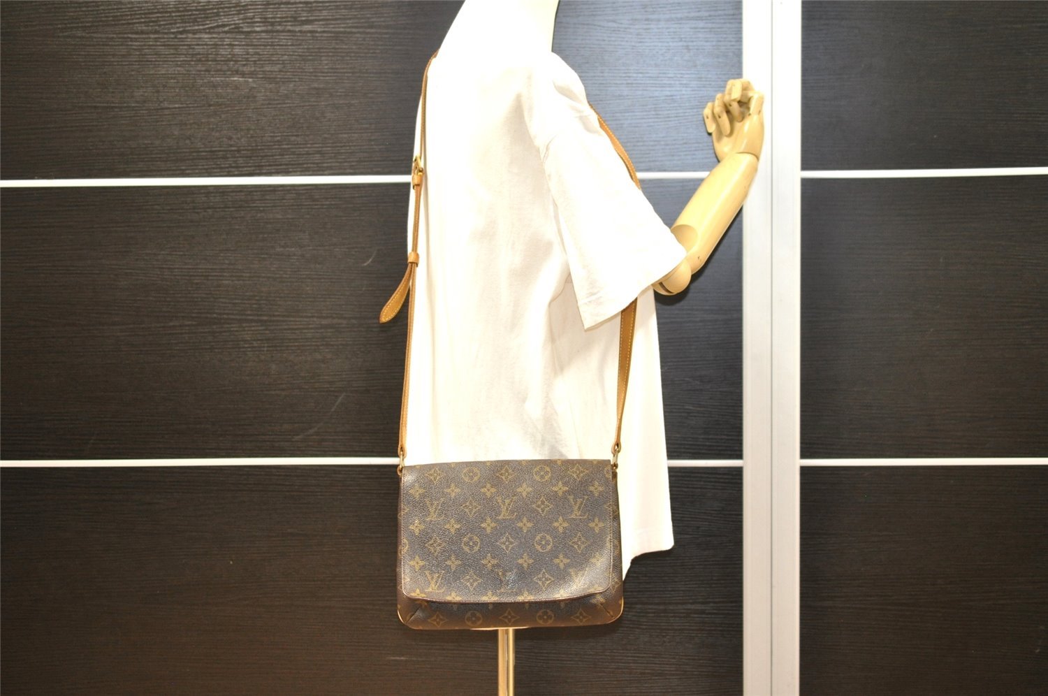 Authentic Louis Vuitton Monogram Musette Tango M51388 Shoulder Cross Bag 5142J