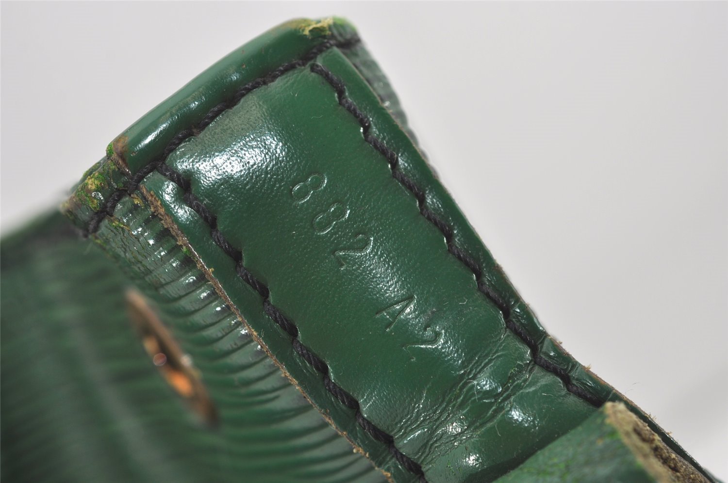 Authentic Louis Vuitton Epi Noe Shoulder Drawstring Bag Green M44004 LV 5148I