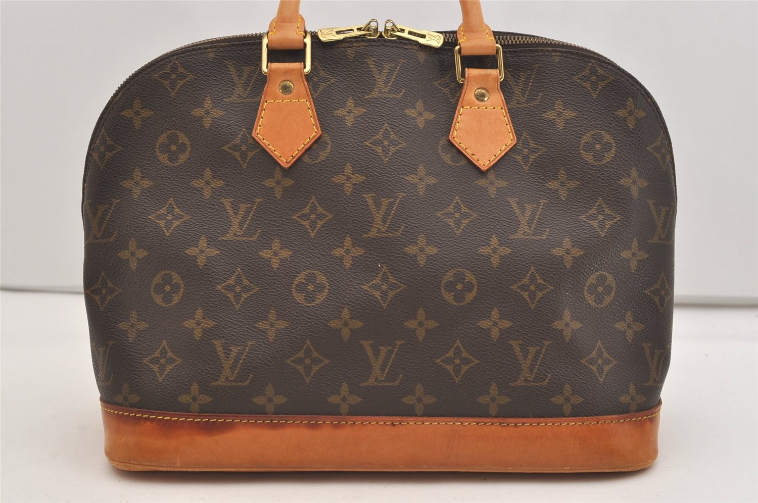Authentic Louis Vuitton Monogram Alma Hand Bag Purse M51130 LV 5148J