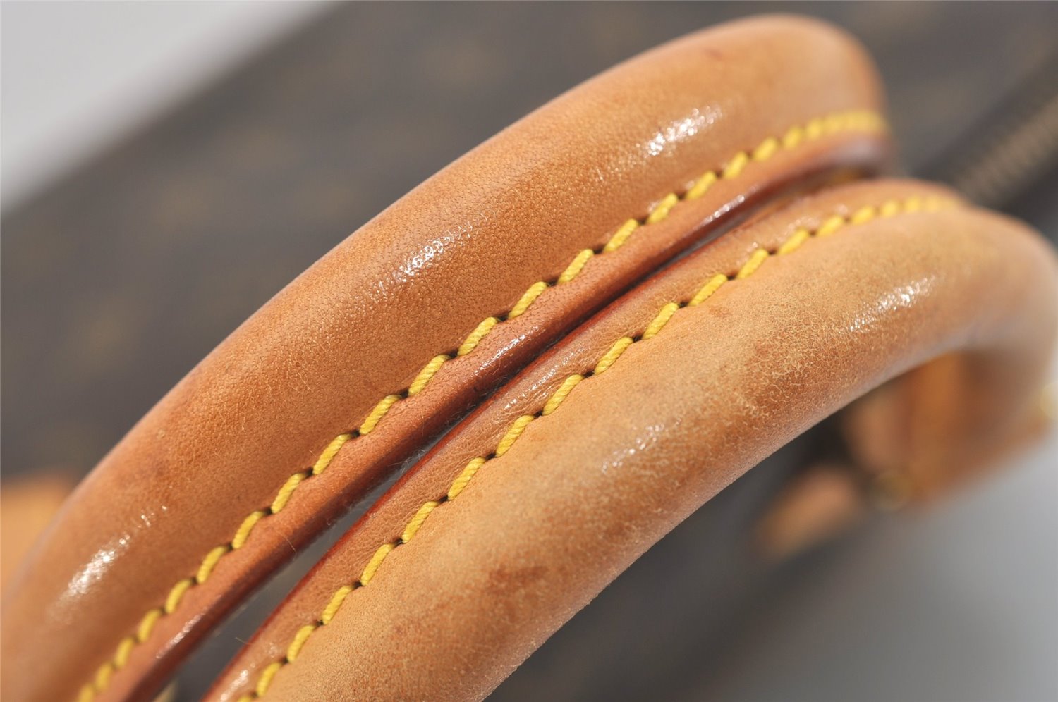 Authentic Louis Vuitton Monogram Alma Hand Bag Purse M51130 LV 5148J