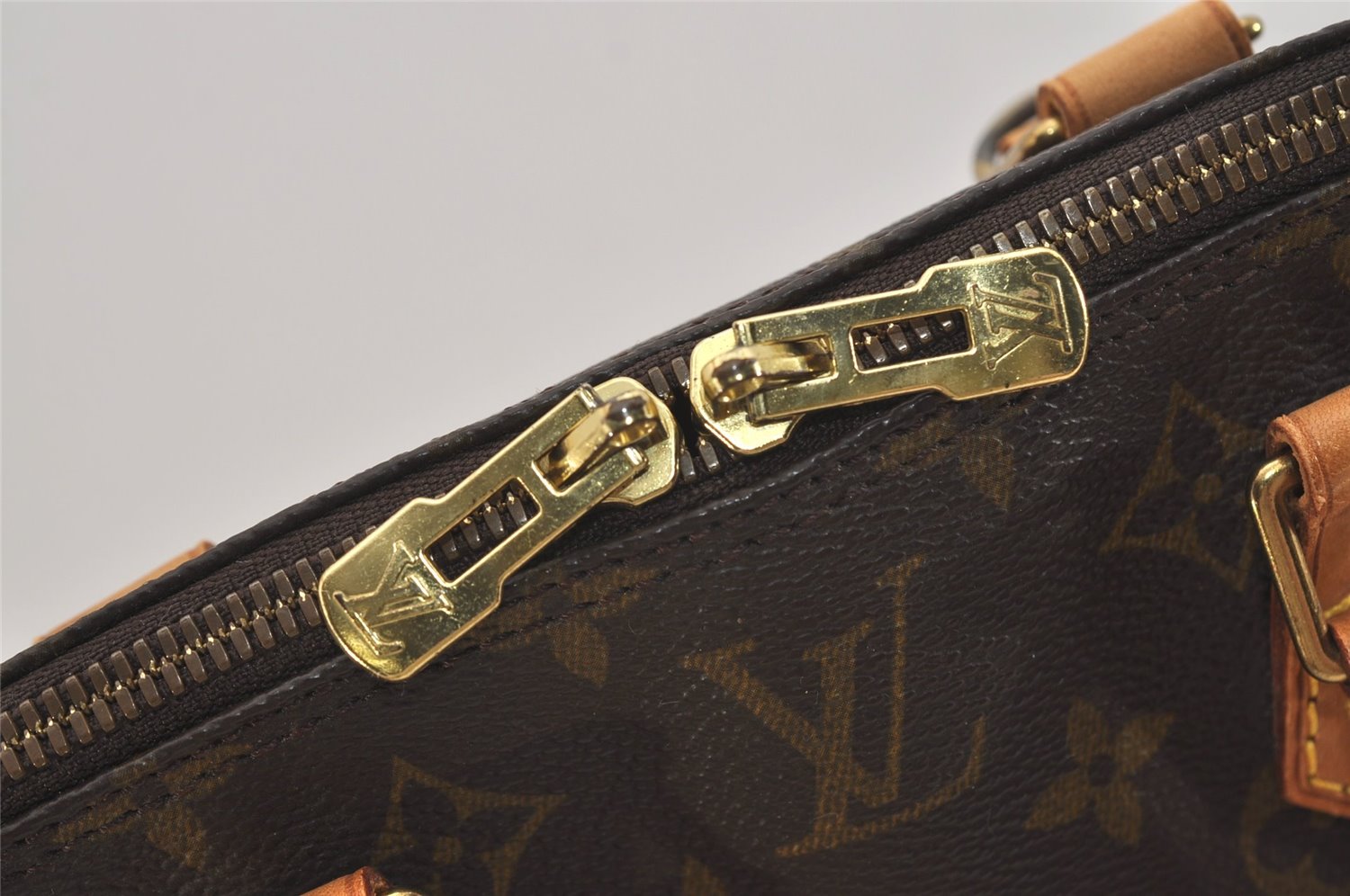 Authentic Louis Vuitton Monogram Alma Hand Bag Purse M51130 LV 5148J