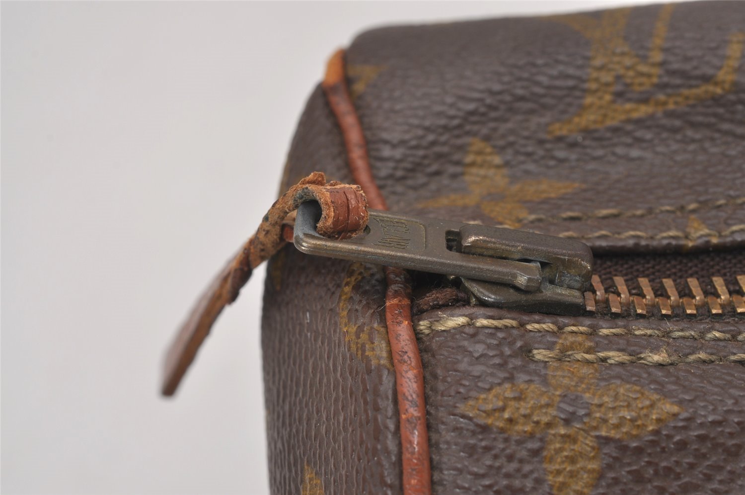 Authentic Louis Vuitton Monogram Papillon 30 Hand Bag Old Model LV 5151I