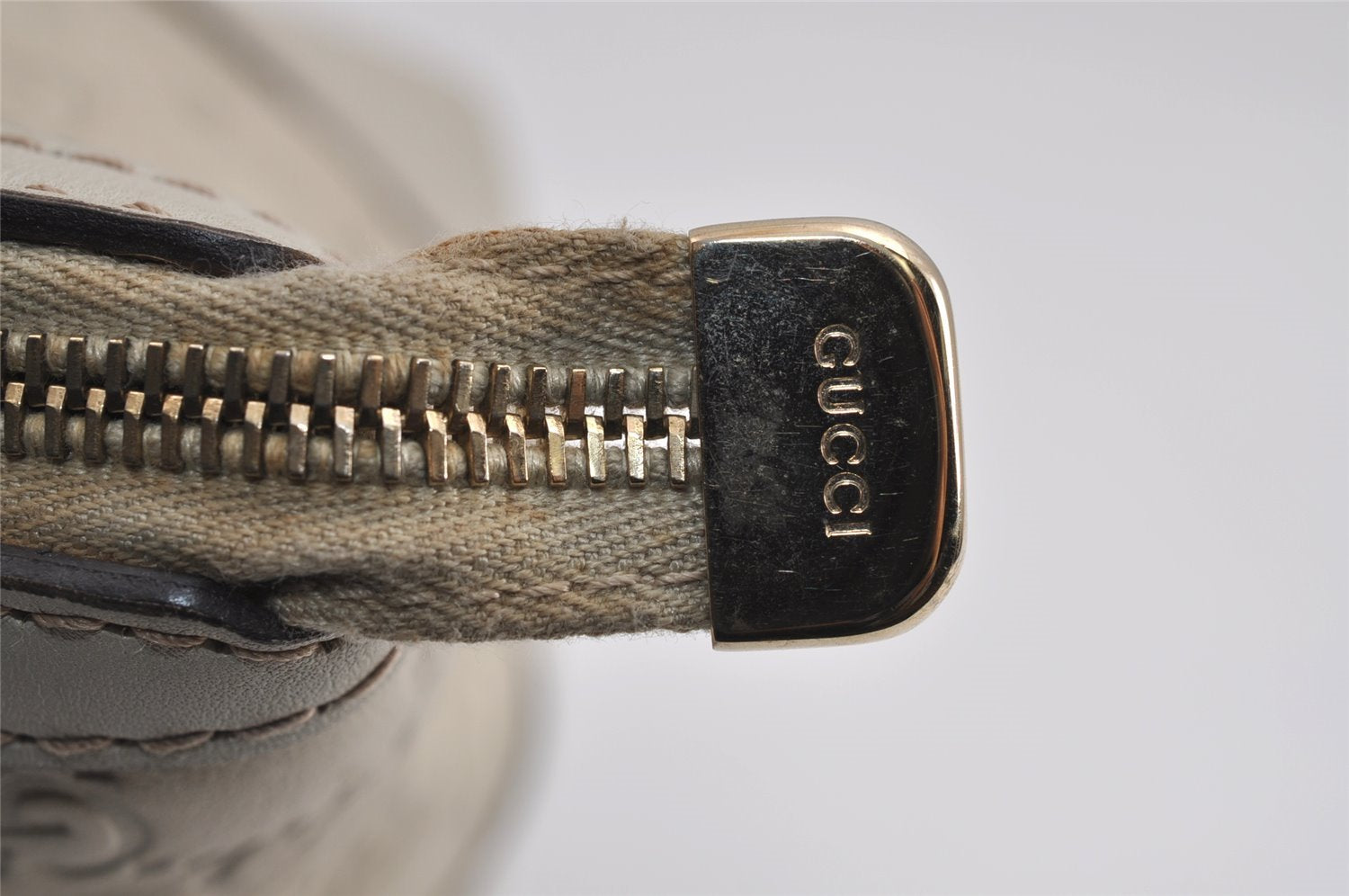 Authentic GUCCI Lovely Heart Guccissima GG Leather Tote Bag 257069 White 5153J