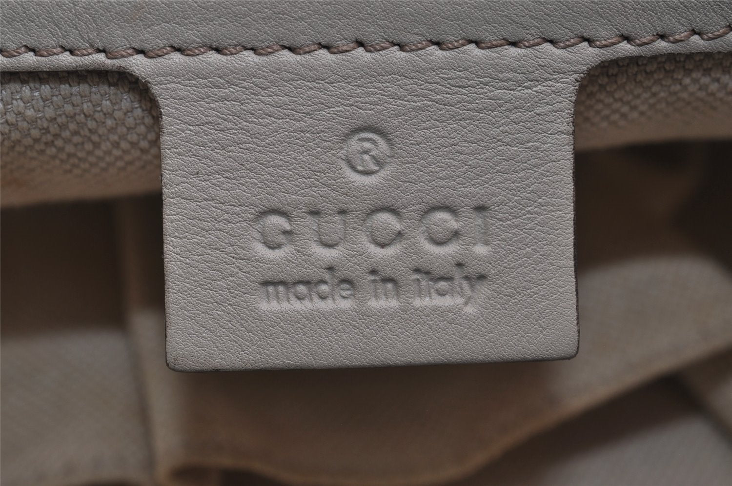 Authentic GUCCI Lovely Heart Guccissima GG Leather Tote Bag 257069 White 5153J