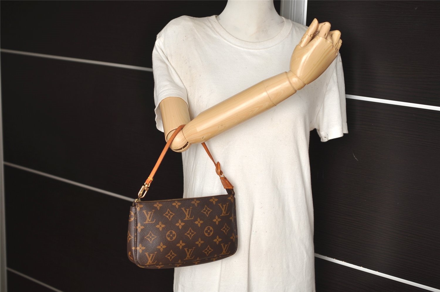 Authentic Louis Vuitton Monogram Pochette Accessoires Pouch M51980 LV 5156J