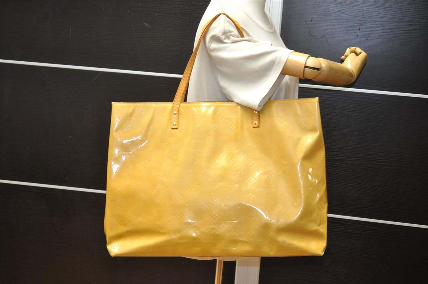 Authentic Louis Vuitton Vernis Reade GM Hand Tote Bag Yellow M91140 LV 5157K