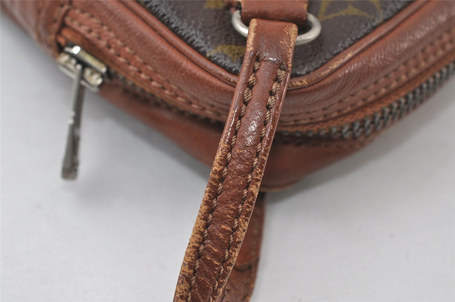 Authentic Louis Vuitton Monogram Pochette Sport Clutch Hand Bag Old Model 5159I