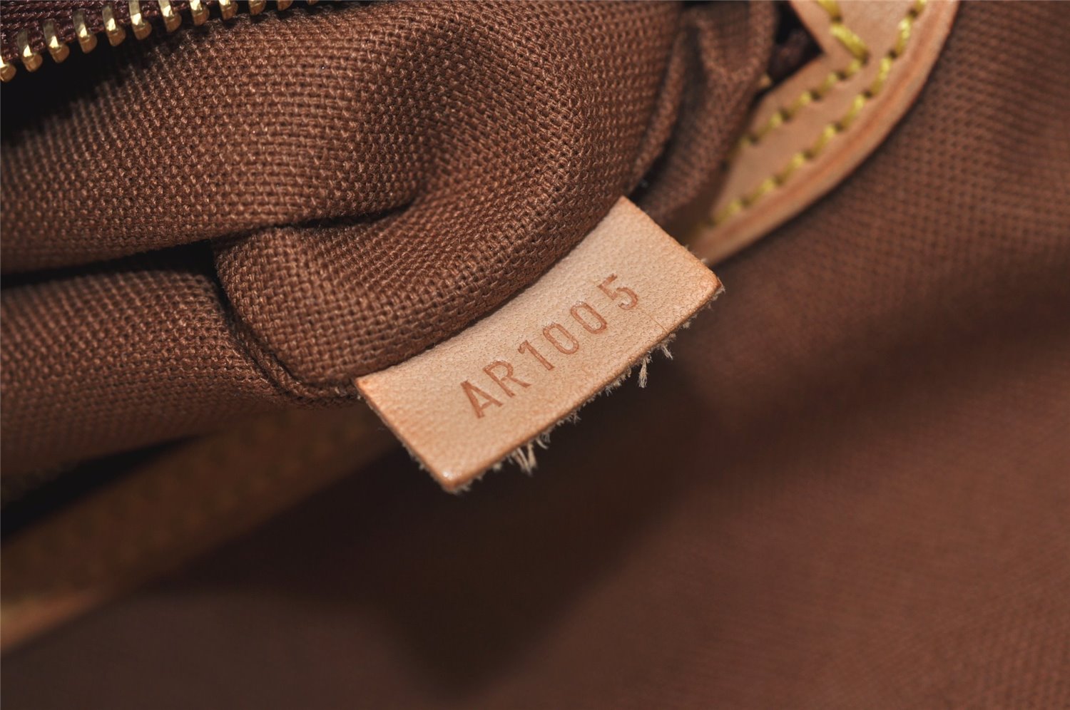 Authentic Louis Vuitton Monogram Batignolles Horizontal Tote Bag M51154 LV 5159J