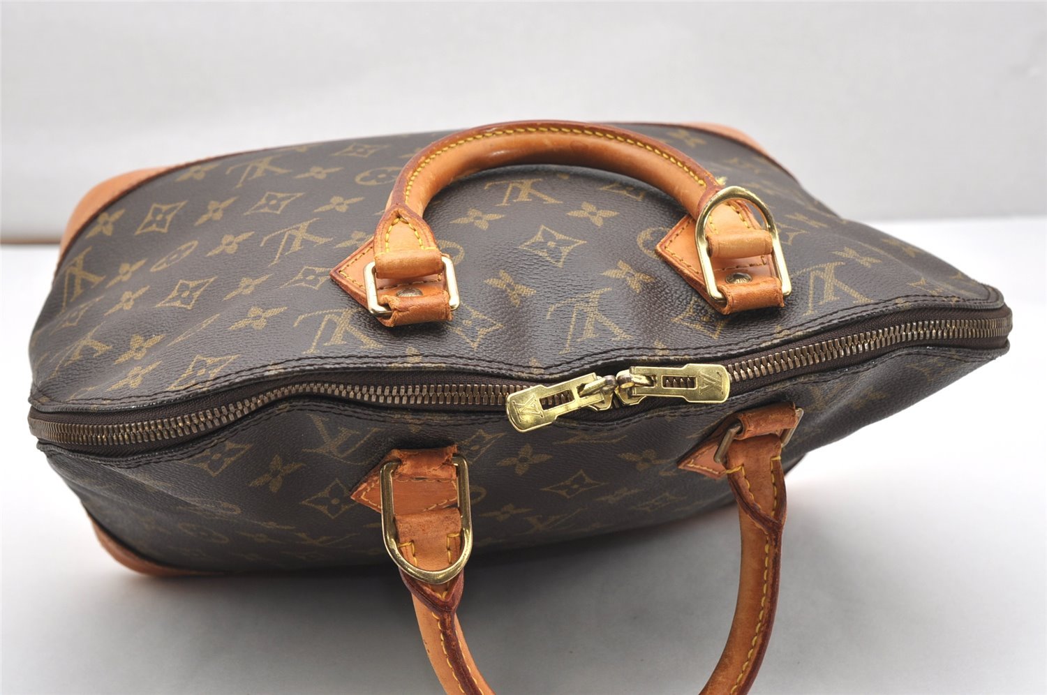 Authentic Louis Vuitton Monogram Alma Hand Bag Purse M51130 LV 5159K