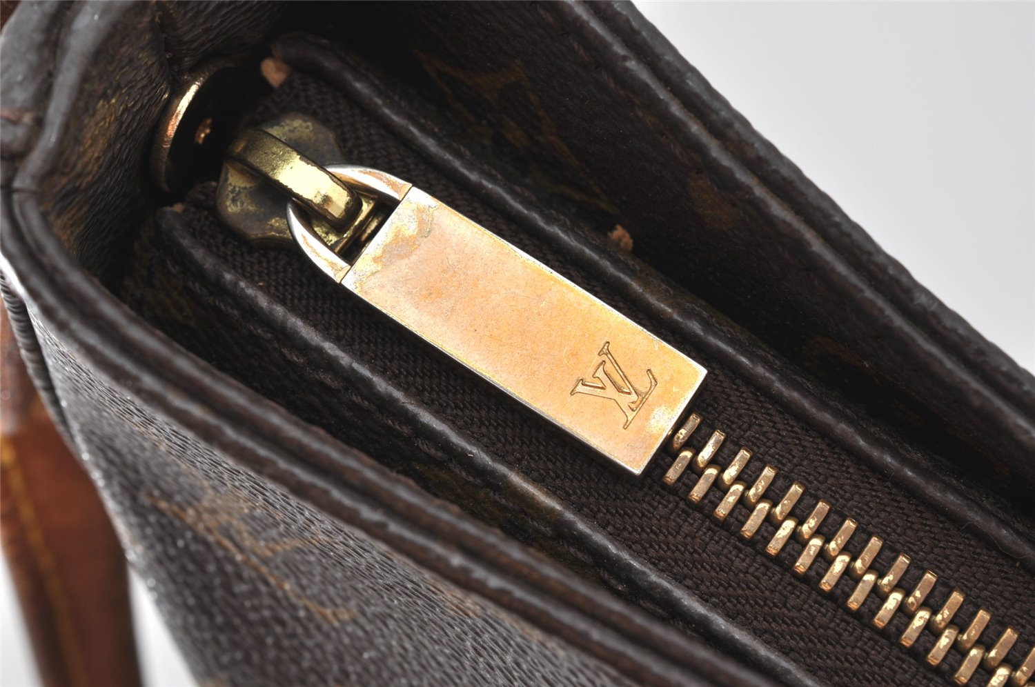 Authentic Louis Vuitton Monogram Looping GM Shoulder Bag M51145 LV 5162K