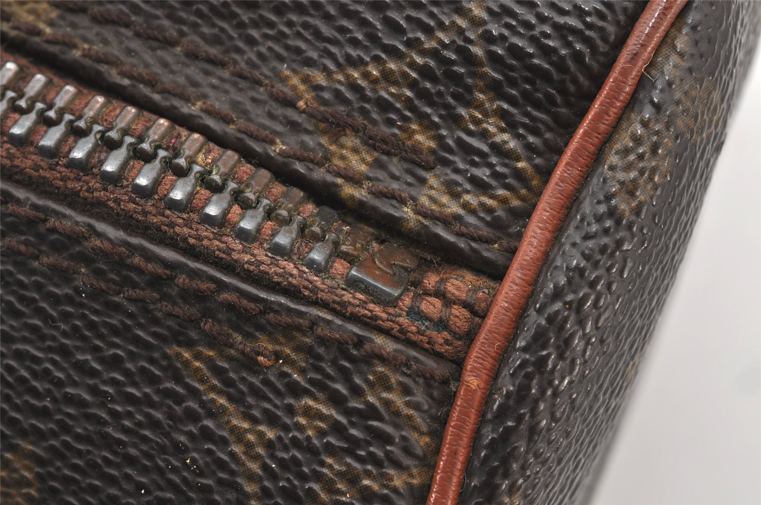 Authentic Louis Vuitton Monogram Papillon 26 Hand Bag Old Model LV 5163K