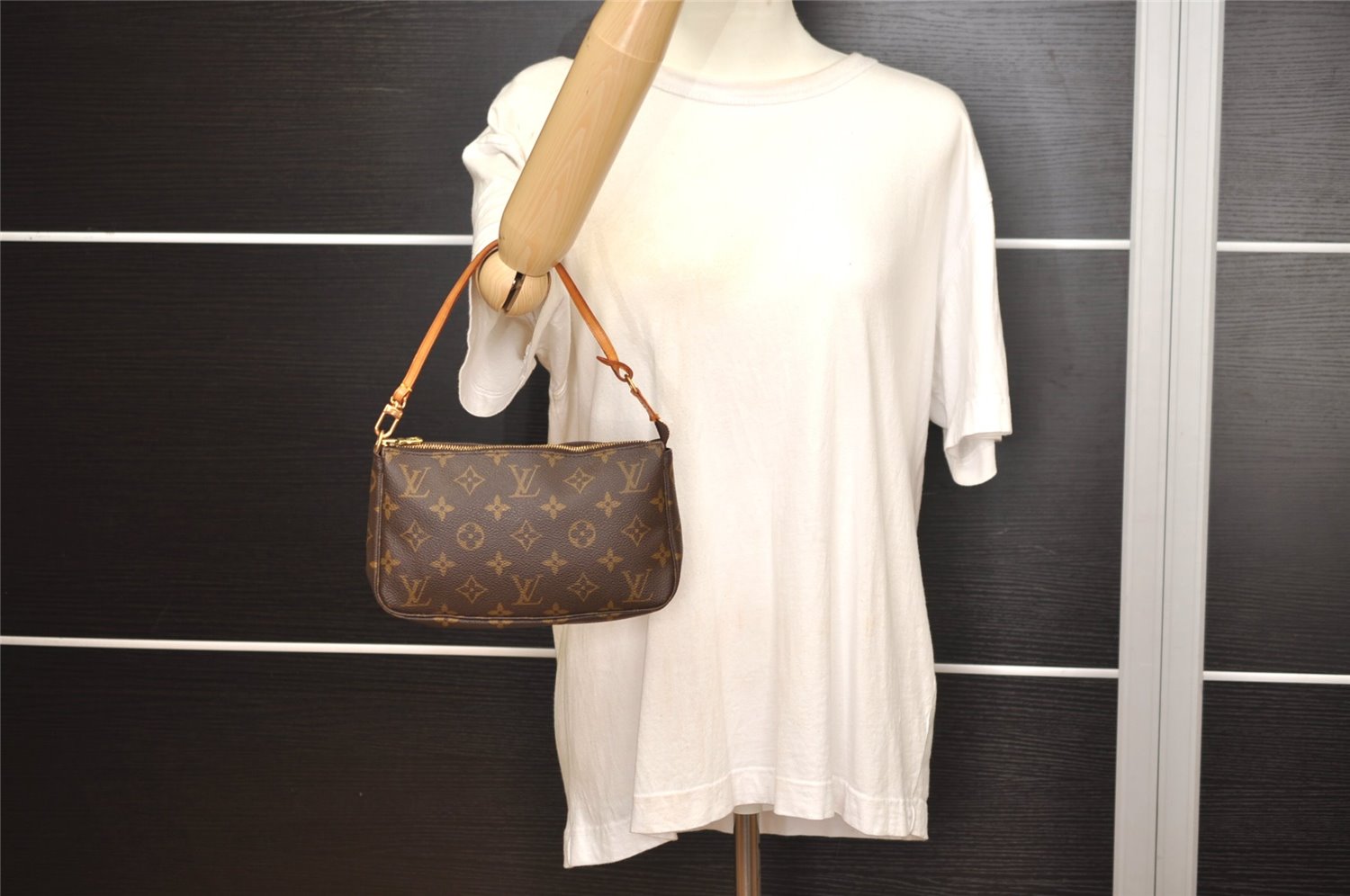 Authentic Louis Vuitton Monogram Pochette Accessoires Pouch M51980 LV 5165J