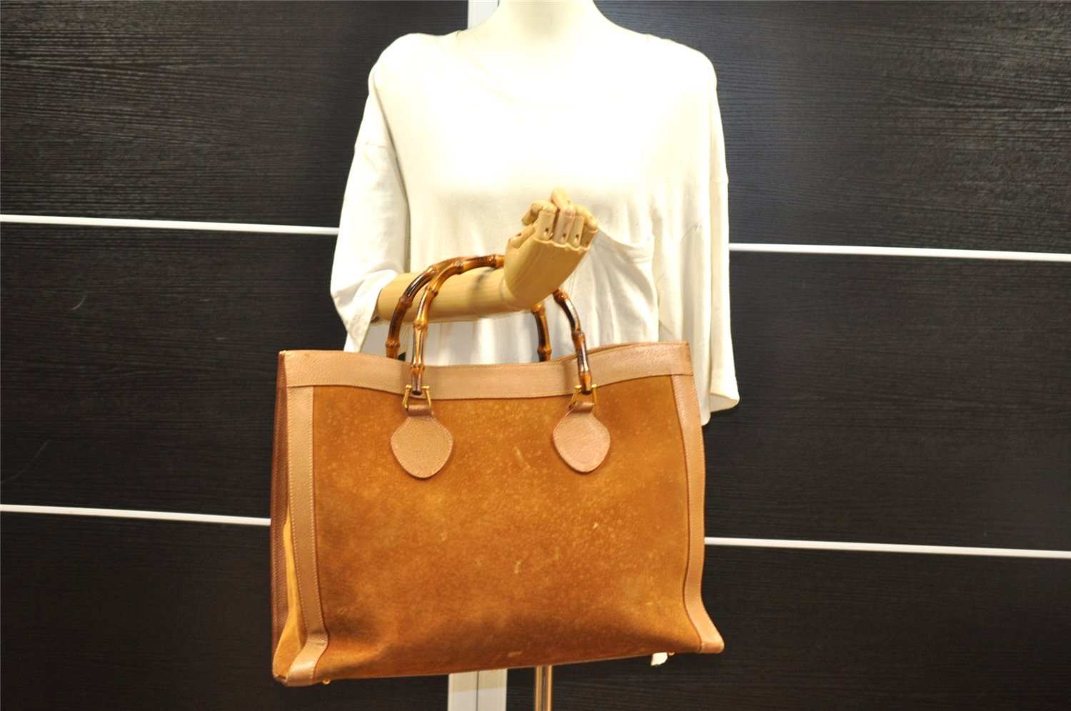 Authentic GUCCI Bamboo Hand Shoulder Bag Suede Leather Brown Junk 5173I