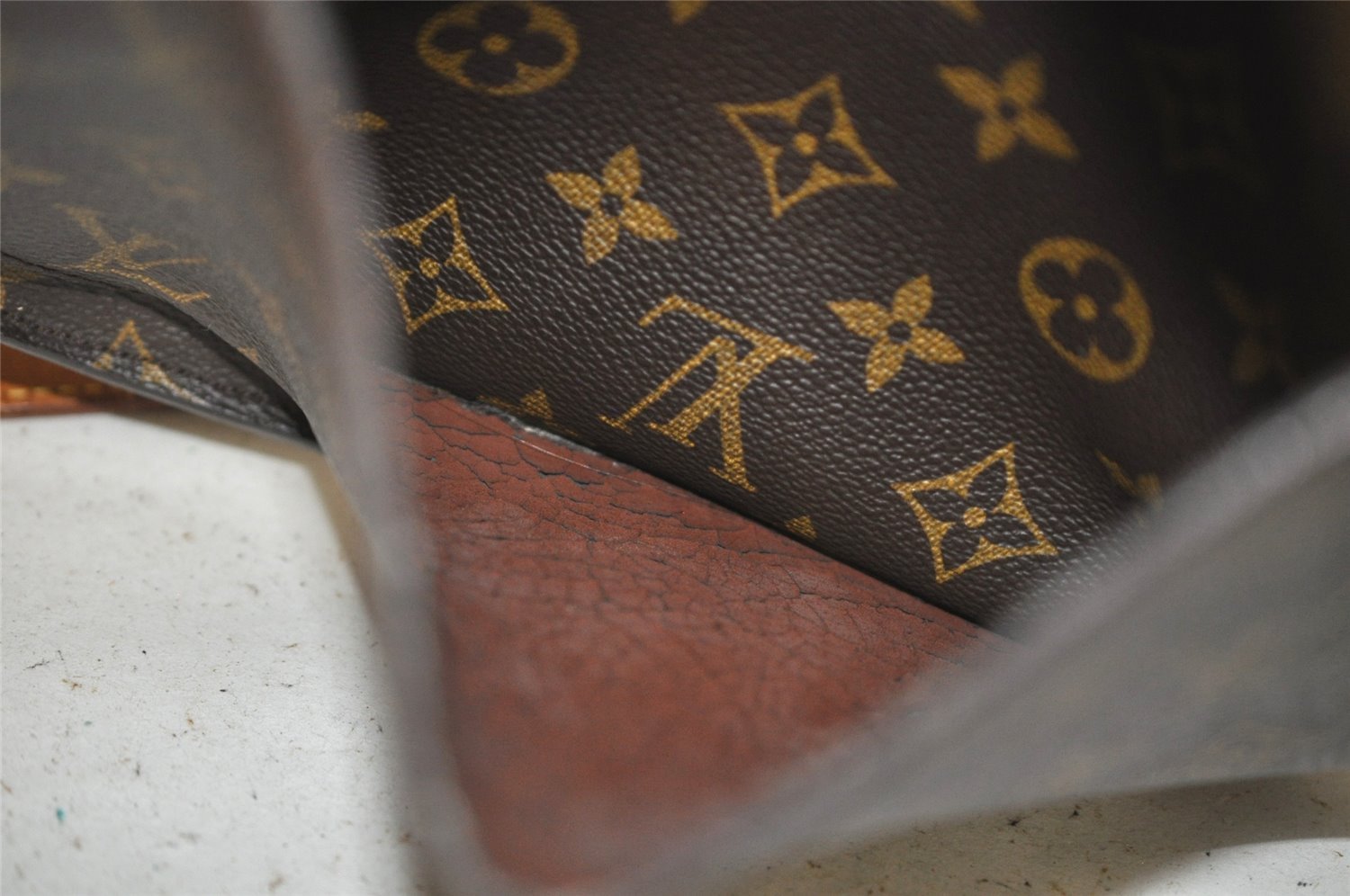 Authentic Louis Vuitton Monogram Saint Cloud GM M51242 Shoulder Cross Bag 5176J
