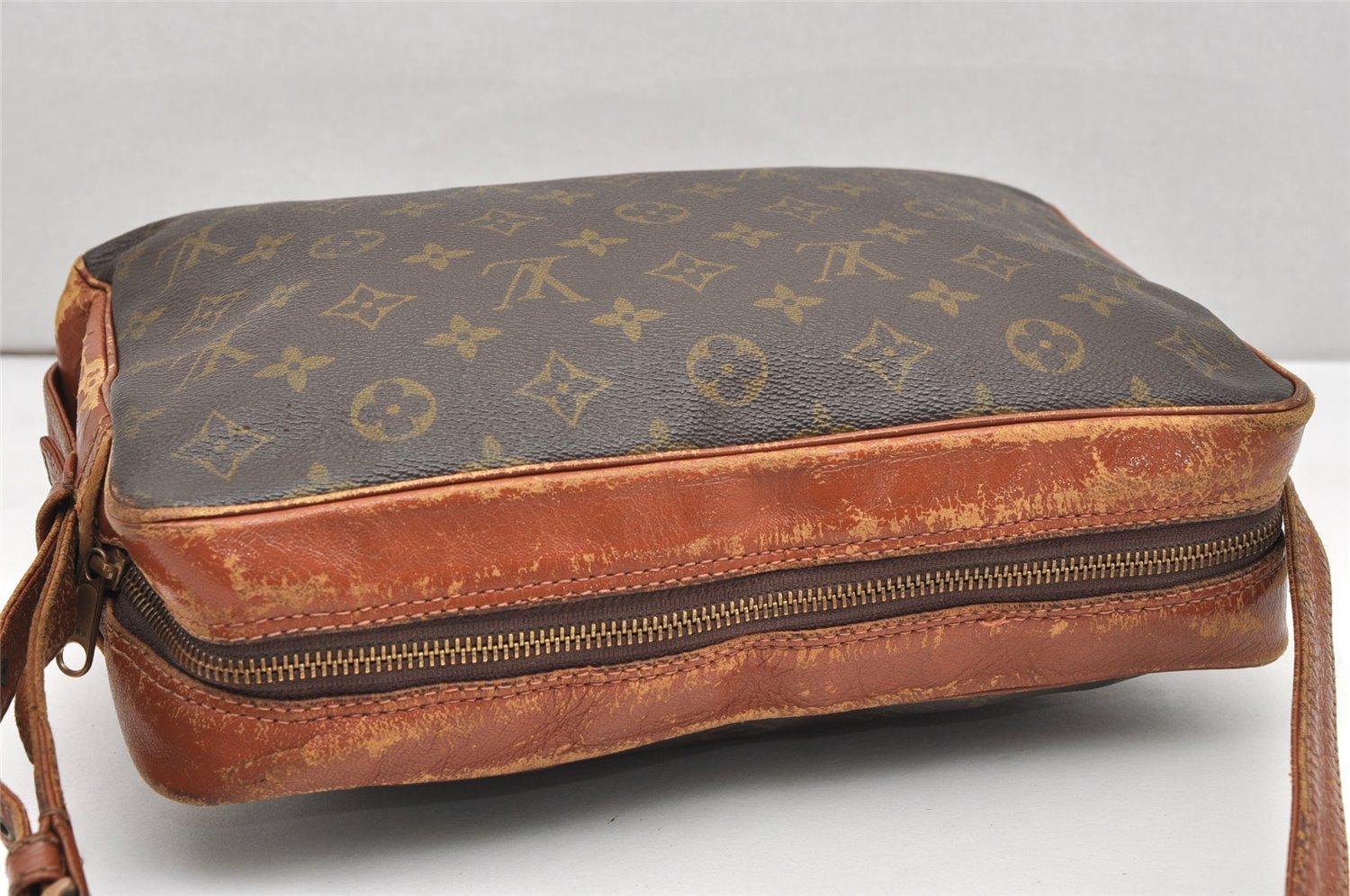 Authentic Louis Vuitton Monogram Sac Bandouliere 30 Shoulder Bag Old Model 5180K