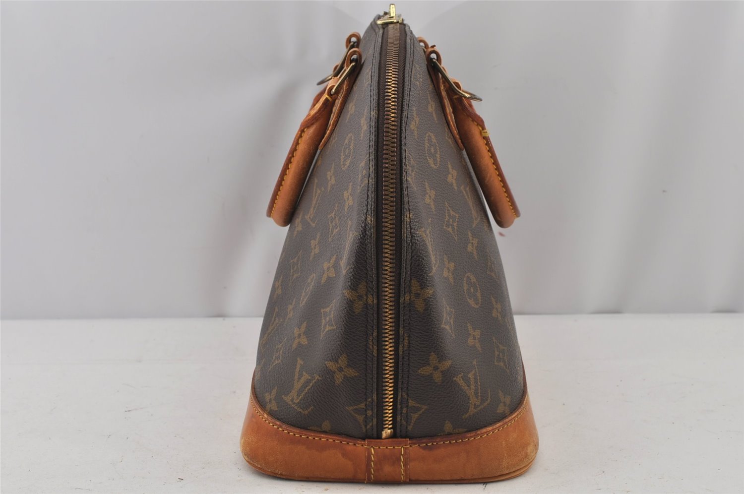 Authentic Louis Vuitton Monogram Alma Hand Bag Purse M51130 LV 5182J
