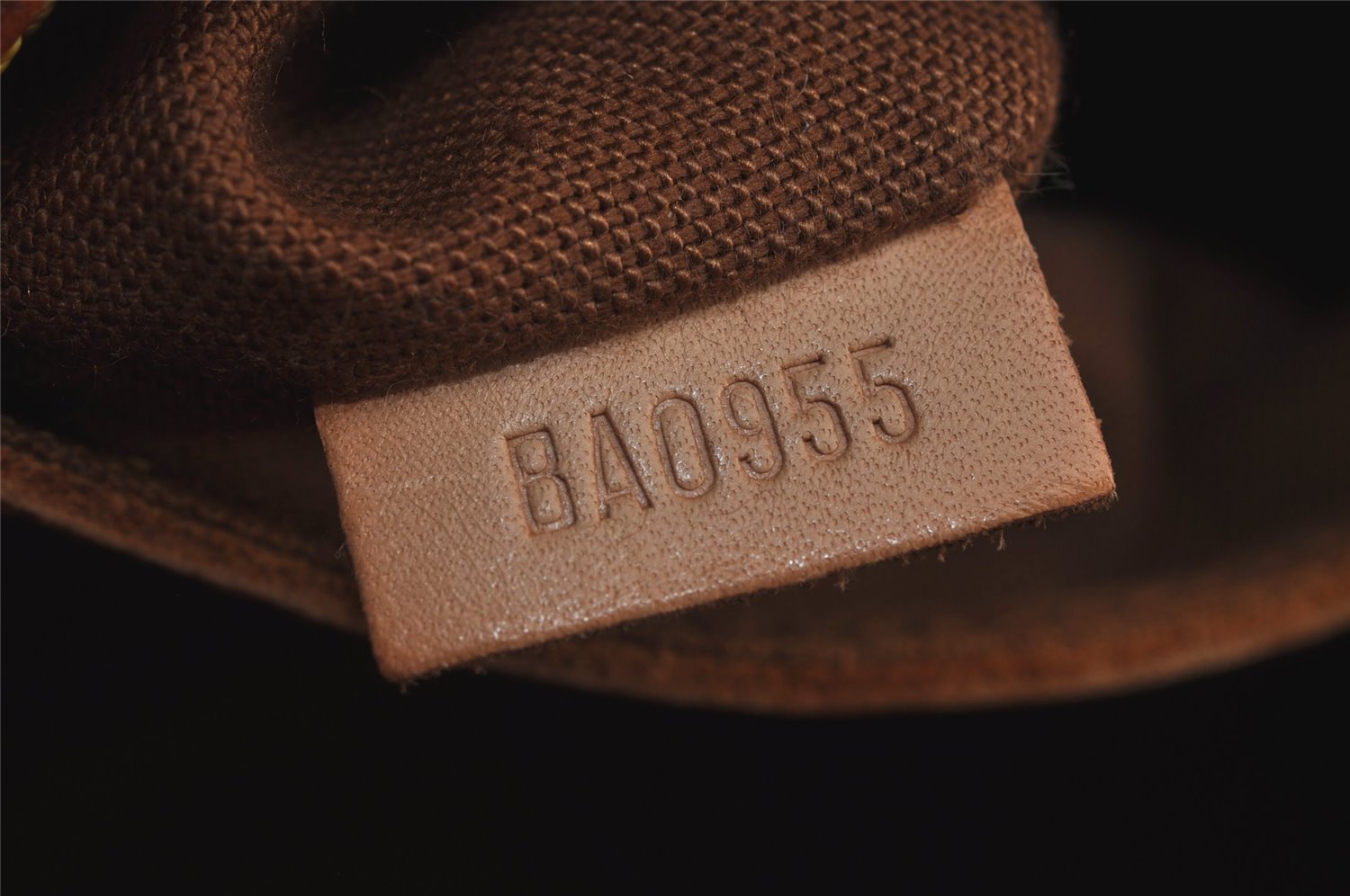 Authentic Louis Vuitton Monogram Alma Hand Bag Purse M51130 LV 5182J