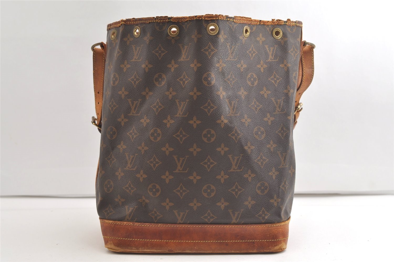 Authentic Louis Vuitton Monogram Noe Shoulder Drawstring Bag M42224 LV 5186K