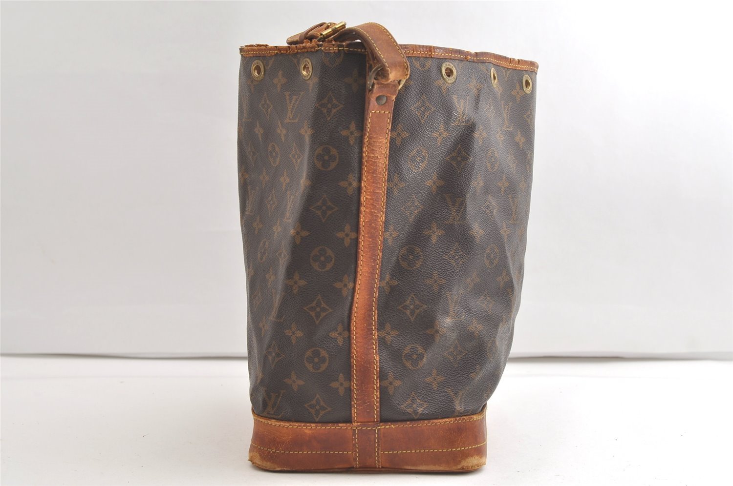 Authentic Louis Vuitton Monogram Noe Shoulder Drawstring Bag M42224 LV 5186K