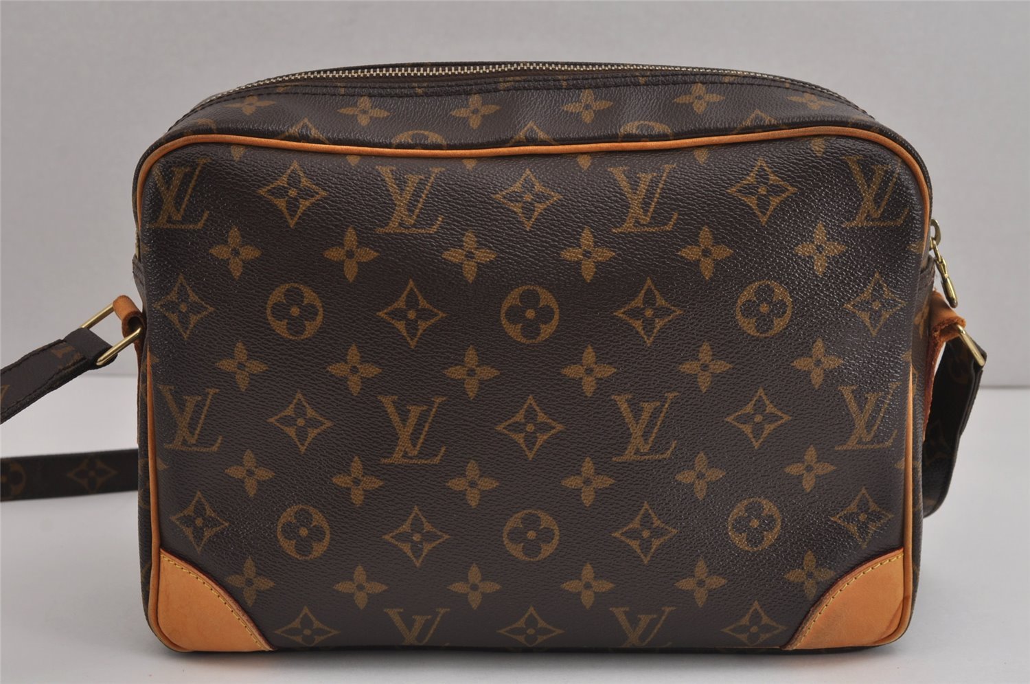 Authentic Louis Vuitton Monogram Nile Shoulder Cross Body Bag M45244 LV 5189J
