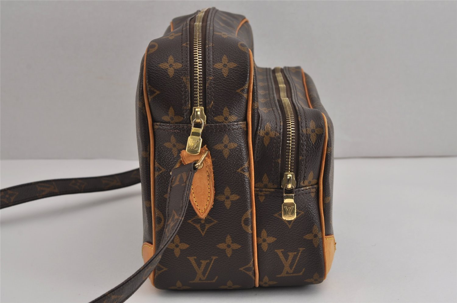 Authentic Louis Vuitton Monogram Nile Shoulder Cross Body Bag M45244 LV 5189J