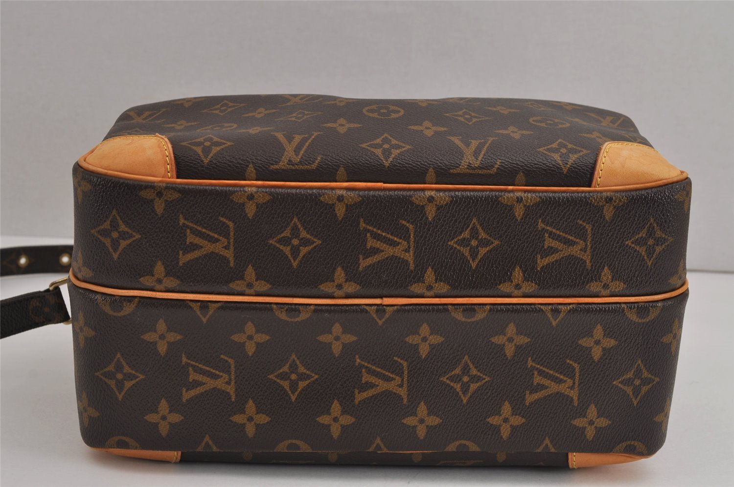 Authentic Louis Vuitton Monogram Nile Shoulder Cross Body Bag M45244 LV 5189J