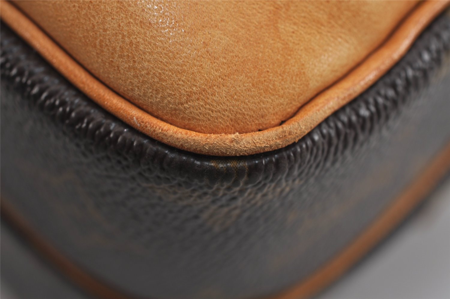 Authentic Louis Vuitton Monogram Nile Shoulder Cross Body Bag M45244 LV 5189J