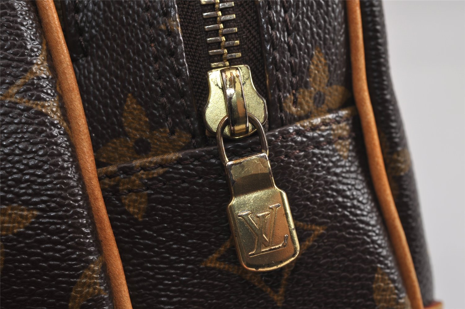 Authentic Louis Vuitton Monogram Nile Shoulder Cross Body Bag M45244 LV 5189J