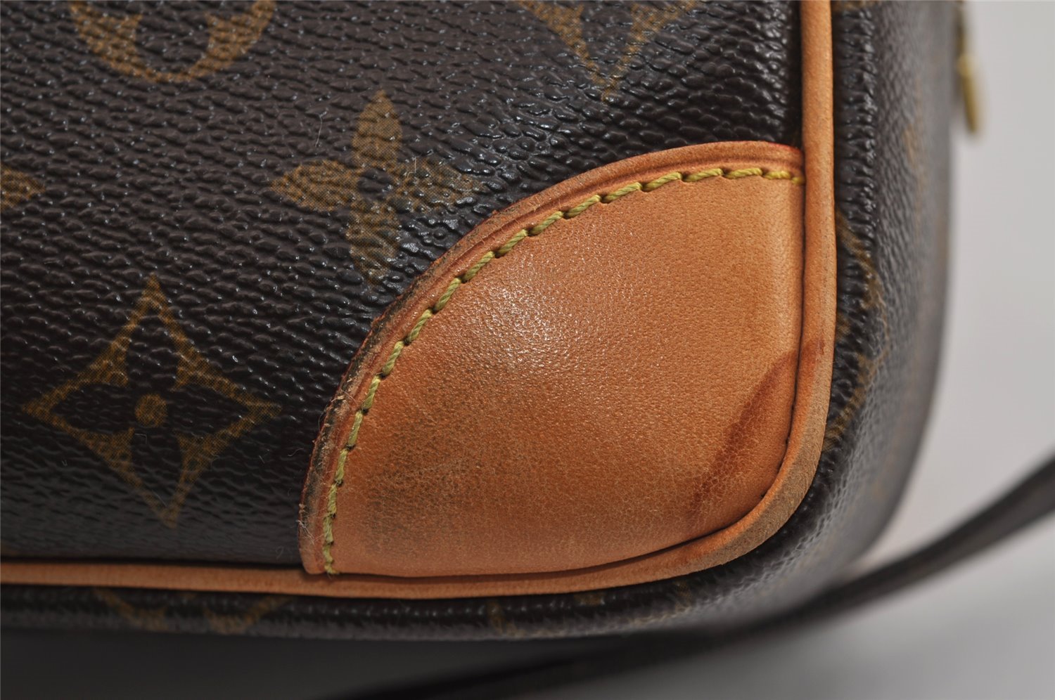 Authentic Louis Vuitton Monogram Nile Shoulder Cross Body Bag M45244 LV 5189J