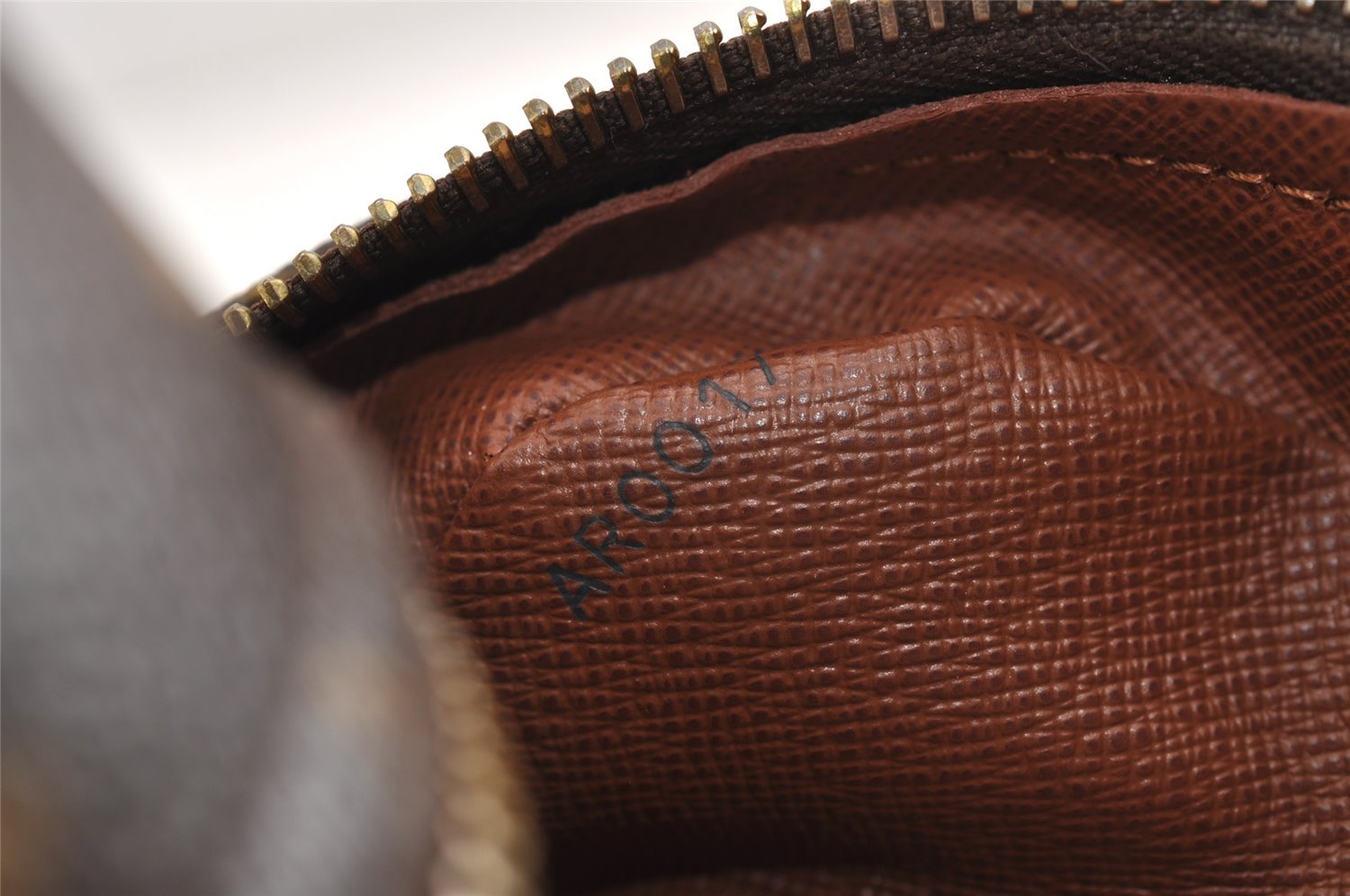 Authentic Louis Vuitton Monogram Nile Shoulder Cross Body Bag M45244 LV 5189J