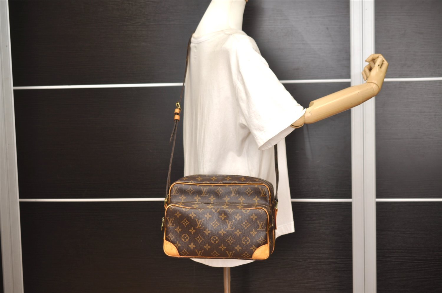 Authentic Louis Vuitton Monogram Nile Shoulder Cross Body Bag M45244 LV 5189J