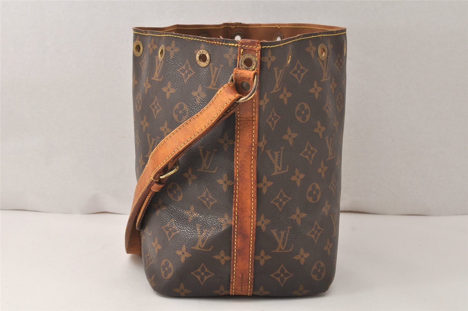 Authentic Louis Vuitton Monogram Petit Noe M42226 Shoulder Drawstring Bag 5189K