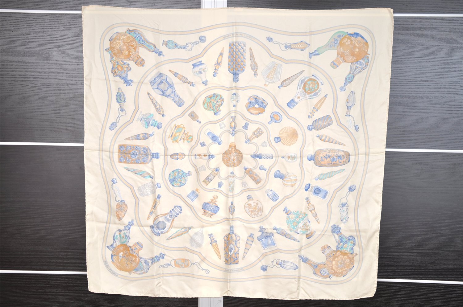 Authentic HERMES Carre 90 Scarf 